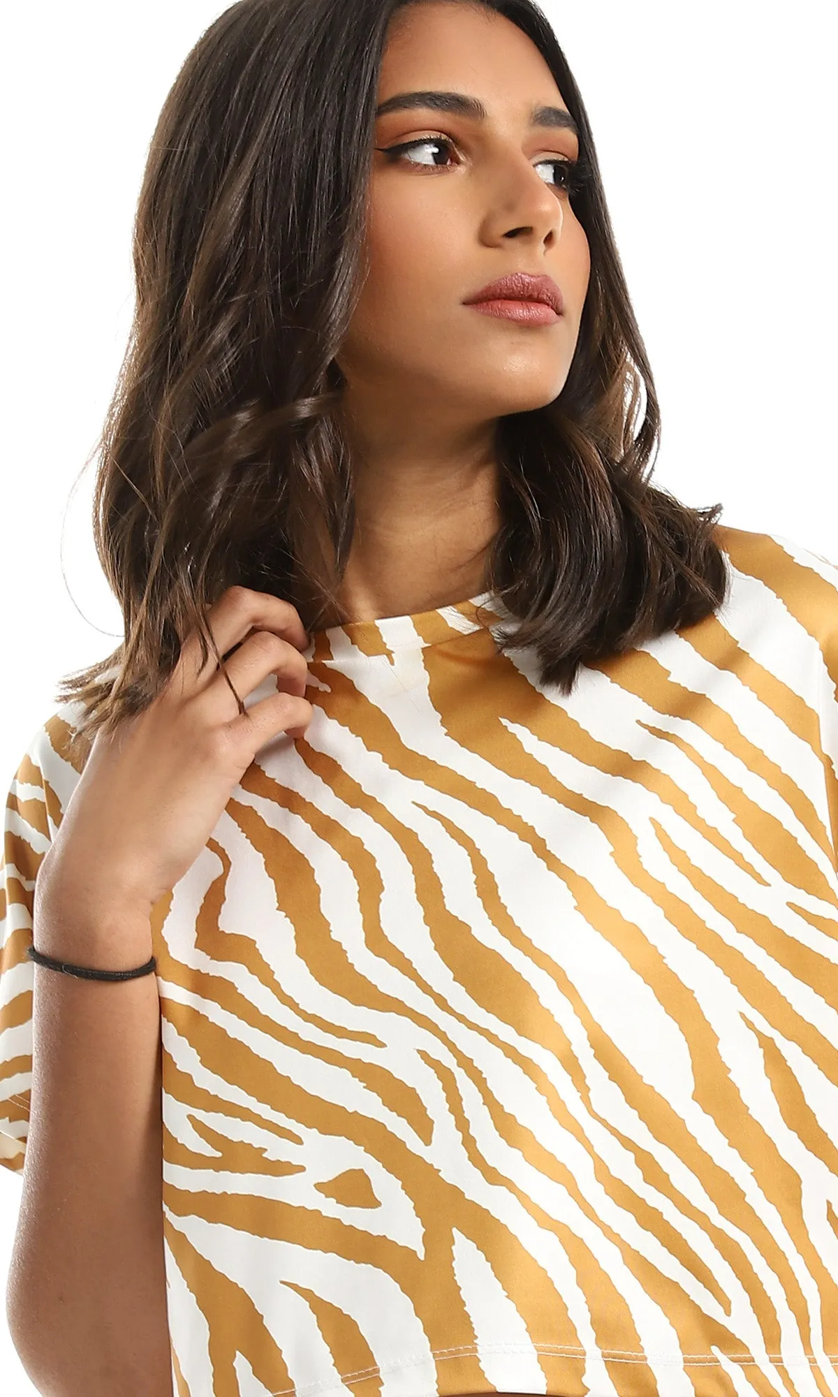 98957 Loose Bi-Tone Zebra Off-White & Goldenrod Crop Top