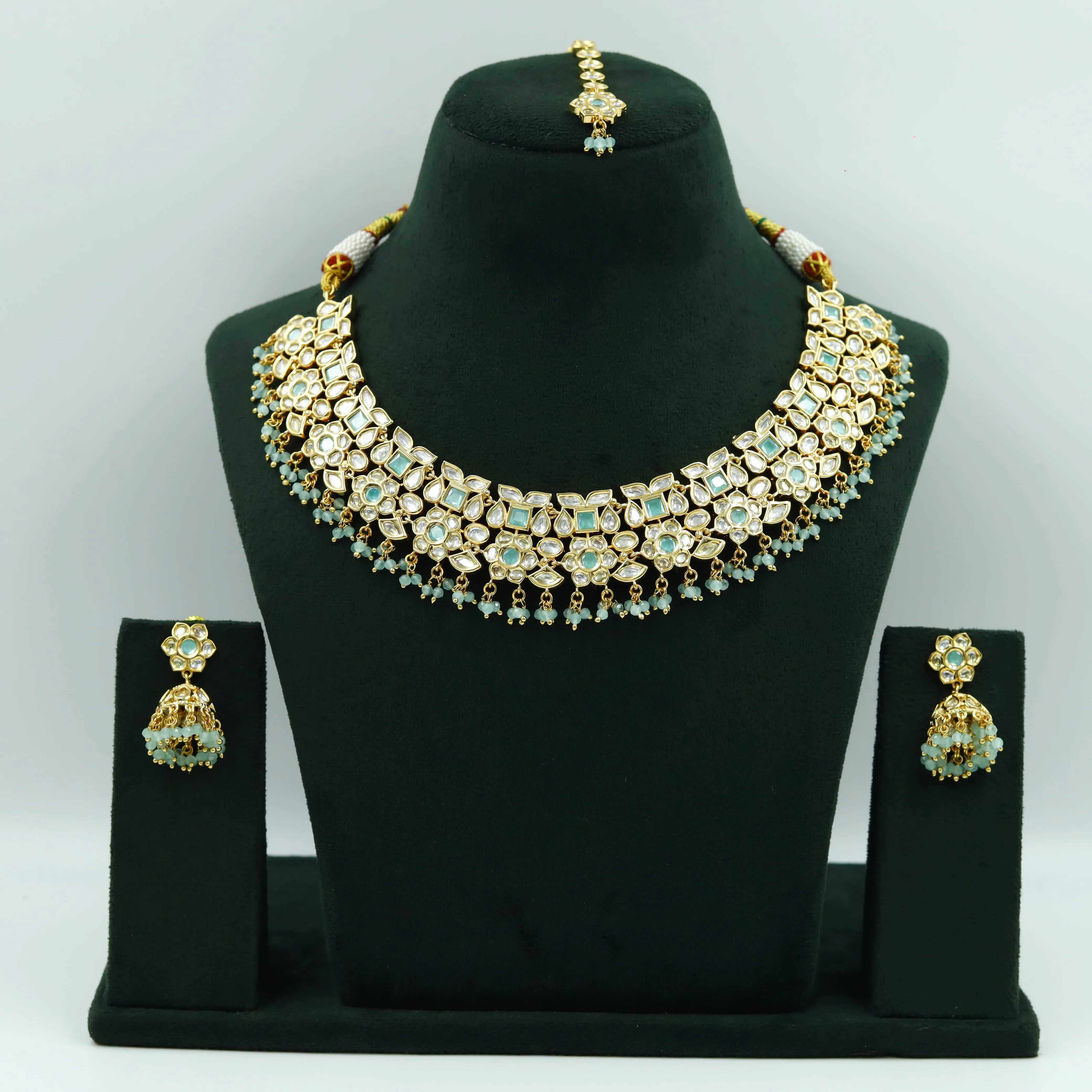 Kundan Round Neck Necklace Set 5562-68