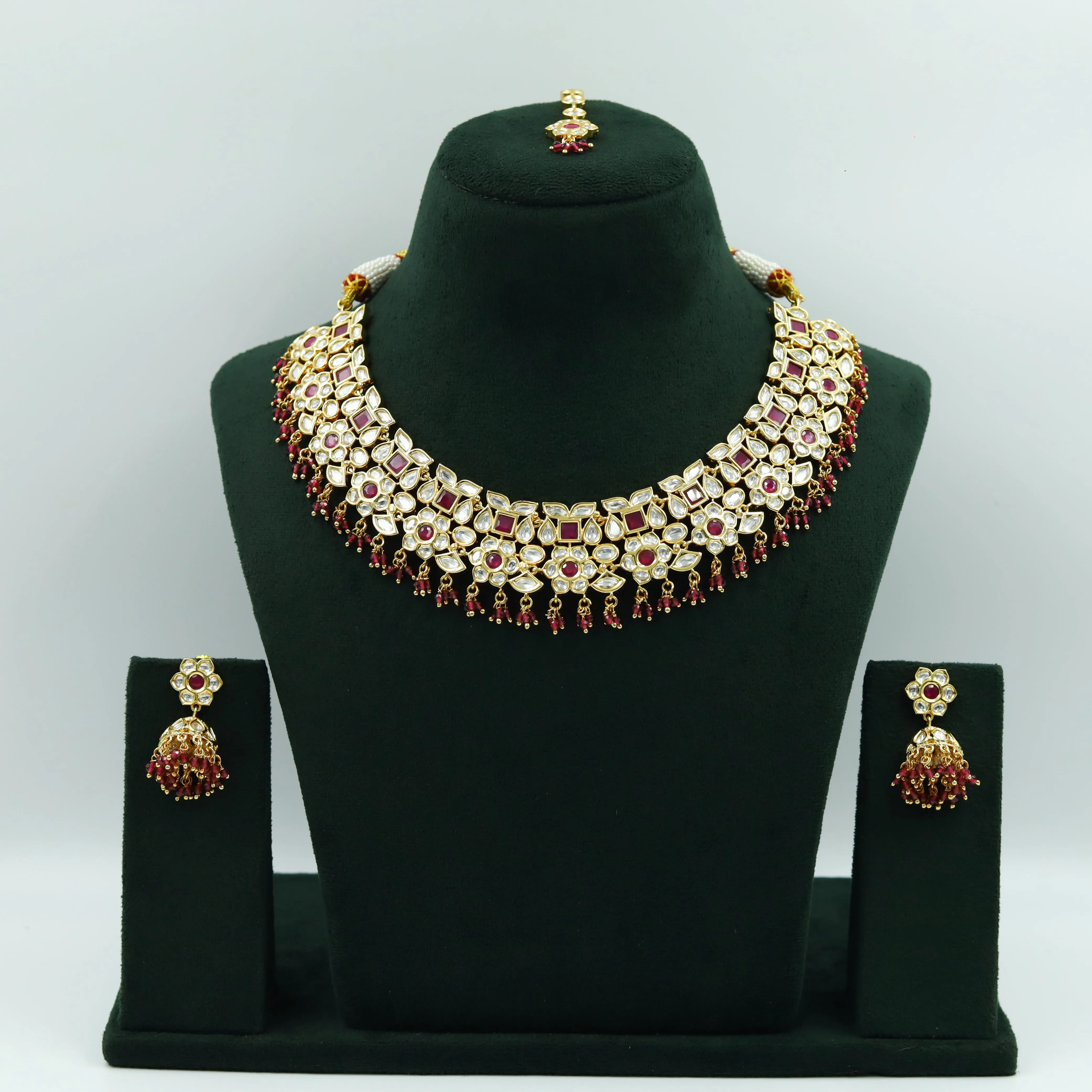 Kundan Round Neck Necklace Set 5562-68