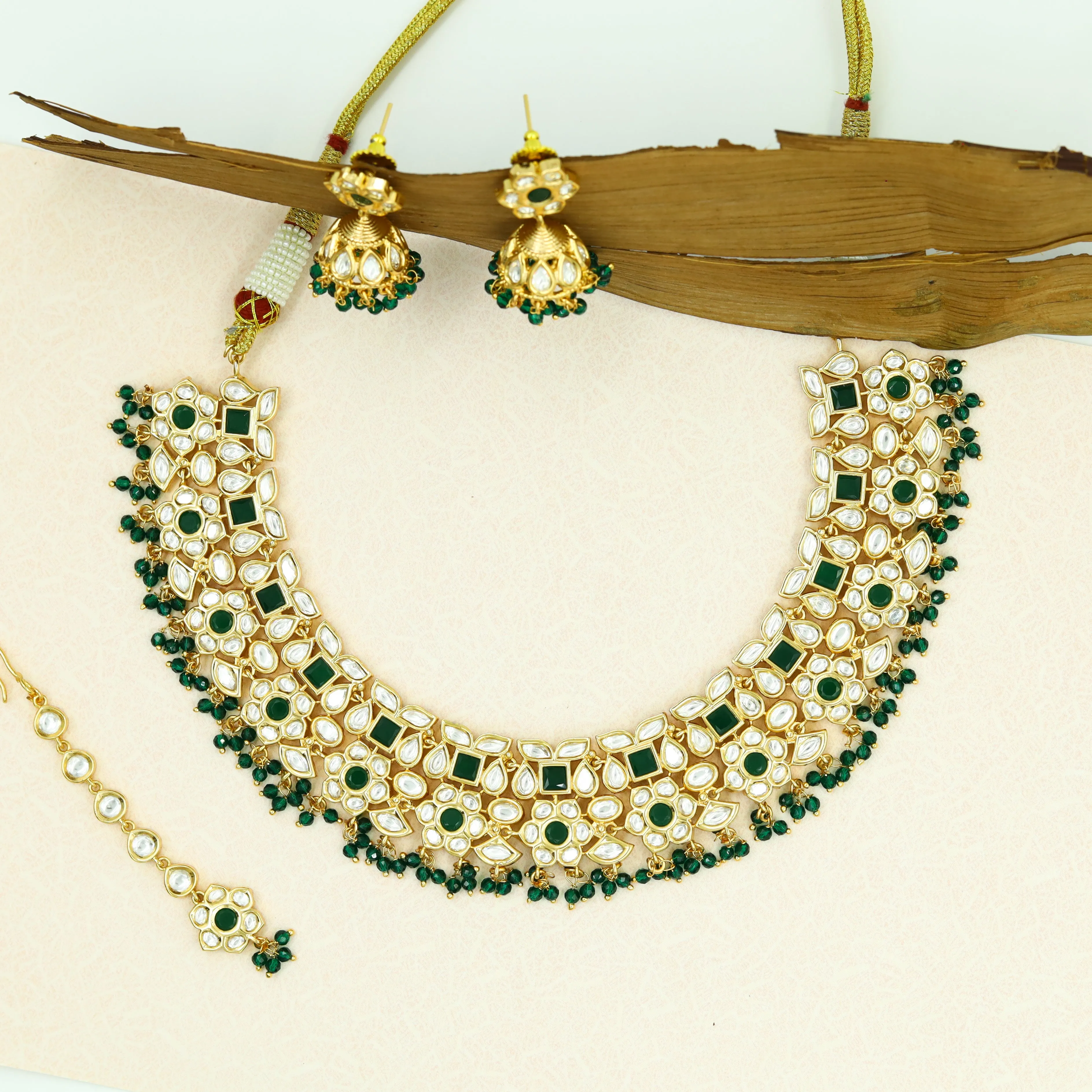 Kundan Round Neck Necklace Set 5562-68