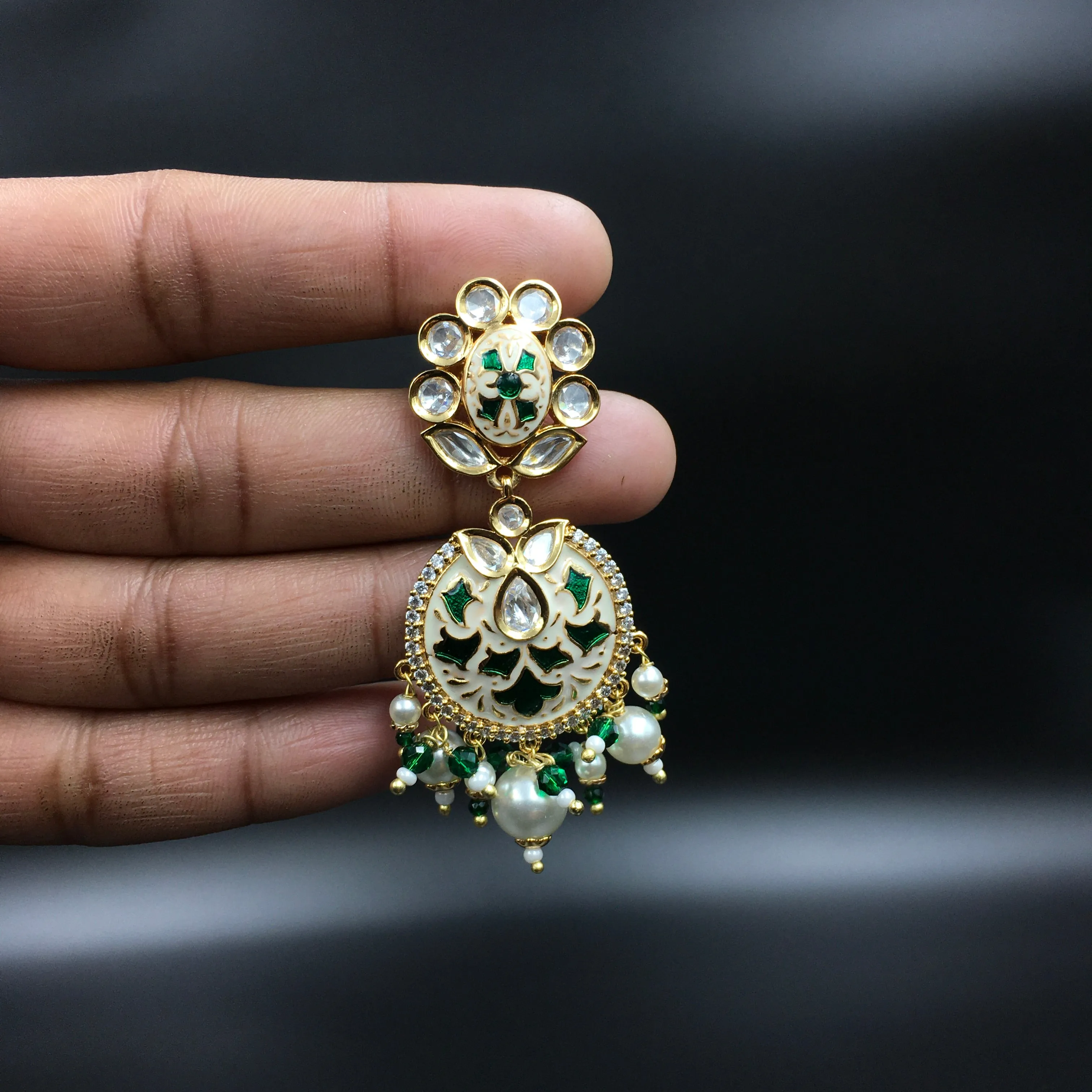 Round Neck Kundan Necklace Set 12176-28