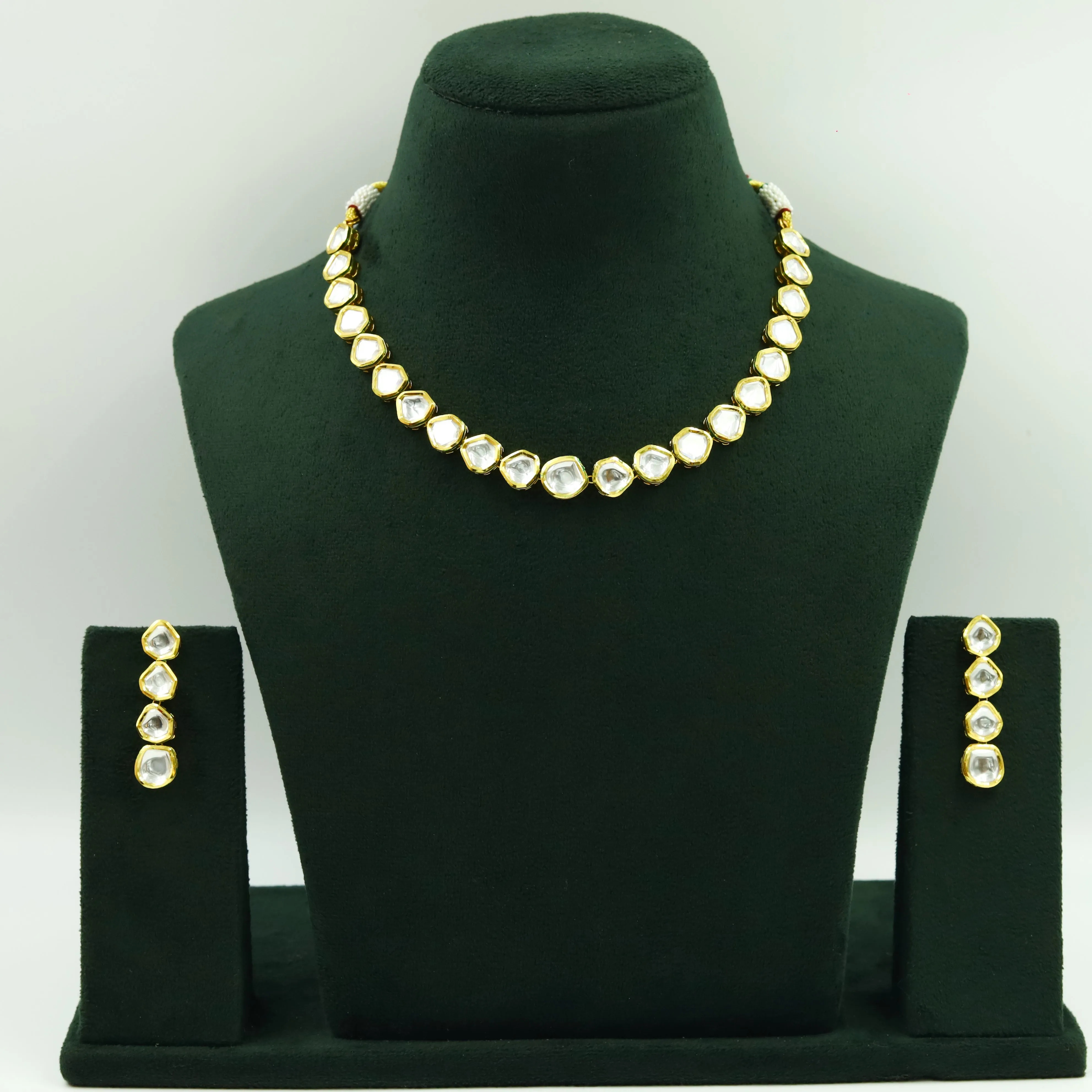 Round Neck Kundan Necklace Set 12179-28
